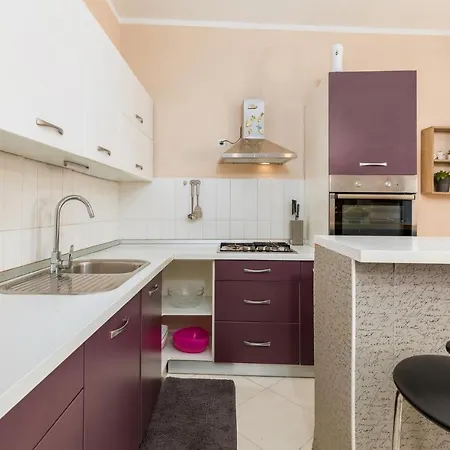2 Bedroom Gorgeous In Marcana