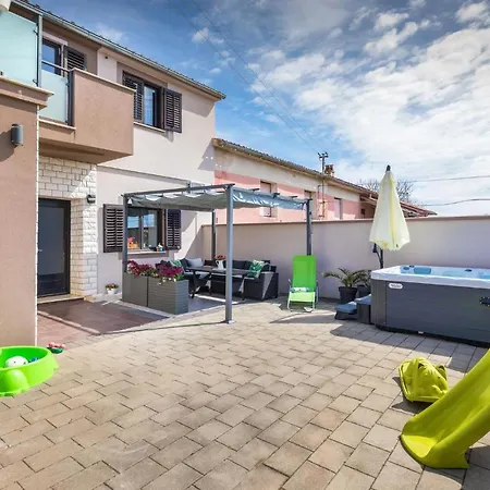 Holiday home 2 Bedroom Gorgeous In Marcana
