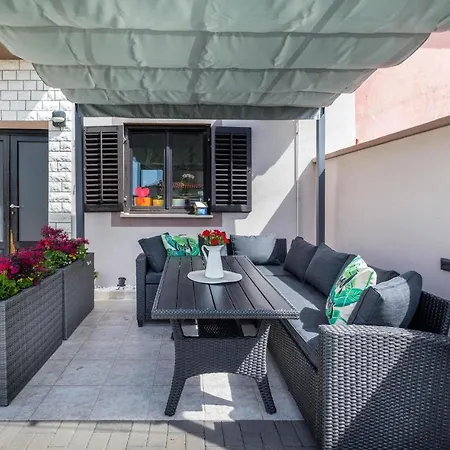 2 Bedroom Gorgeous In * Marcana
