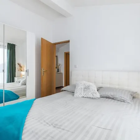2 Bedroom Gorgeous In